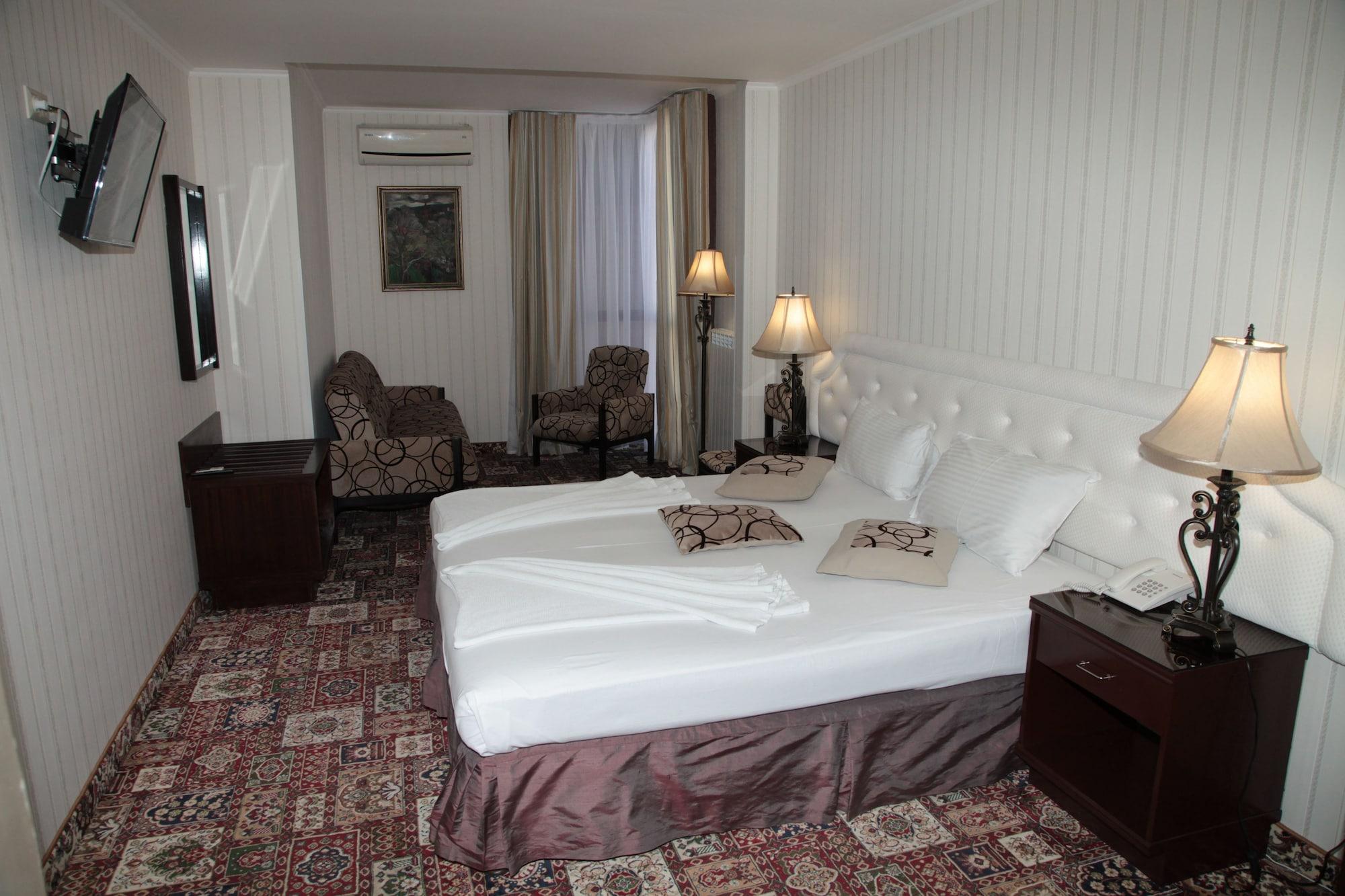 Shirak Hotel Yerevan Luaran gambar