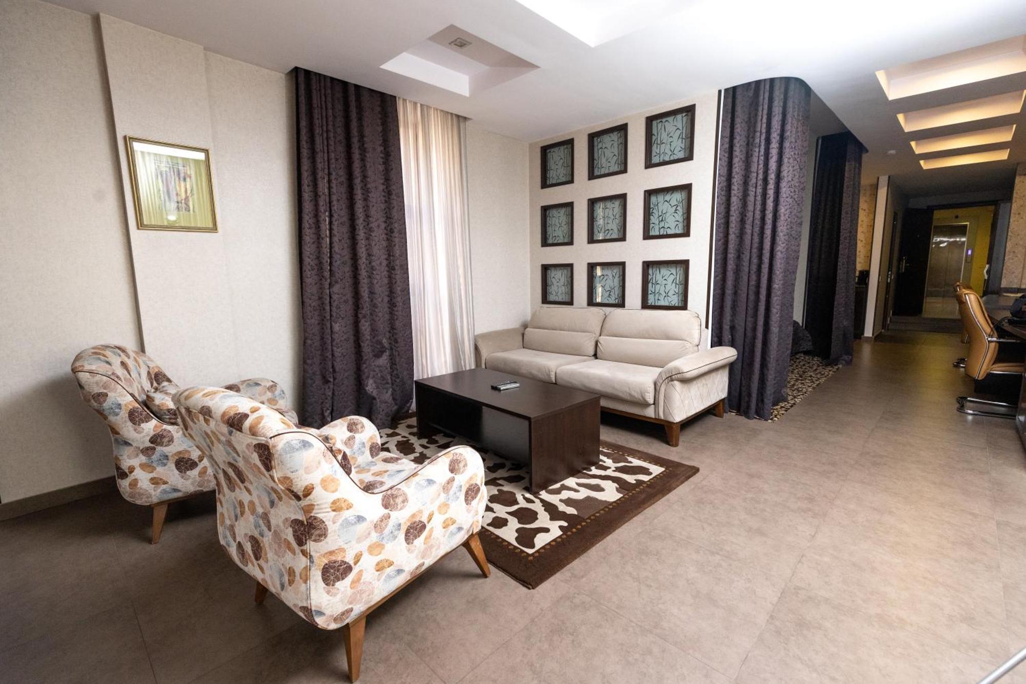 Shirak Hotel Yerevan Luaran gambar