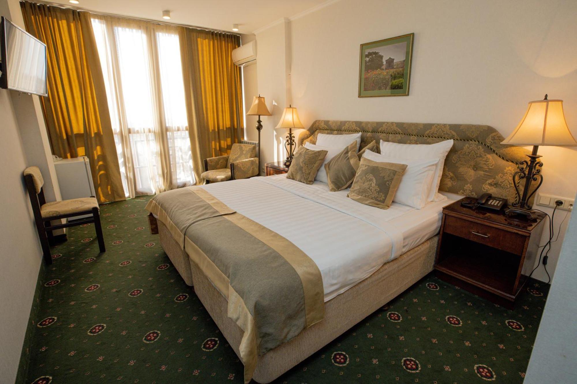 Shirak Hotel Yerevan Luaran gambar